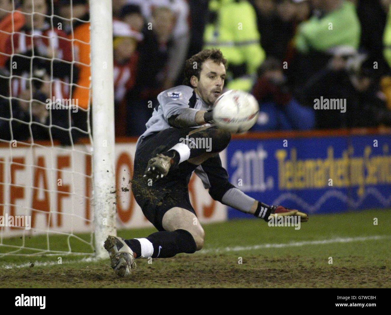 Soccer - FA Cup - Fifth Round - Replay - Sheffield United v Arsenal - Bramall Lane. Arsenal goalkeeper Manuel Almunia saves Sheffield United's Jon Harley's penalty kick after extra-time. Stock Photo