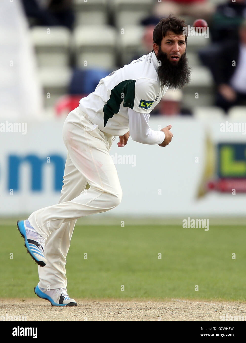 Cricket - LV= County Championship - Worcestershire v Yorkshire - Day Two - New Road Stock Photo