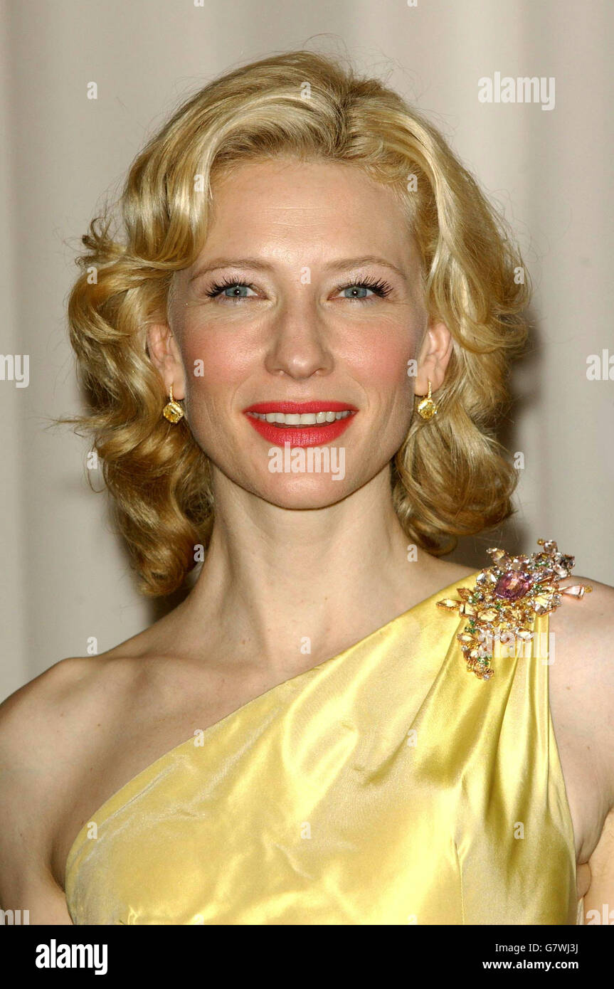 77th Academy Awards - Press Room - Kodak Theatre. Cate Blanchett receives the Best Actress In A Supporting Role Award for The Aviator. Stock Photo