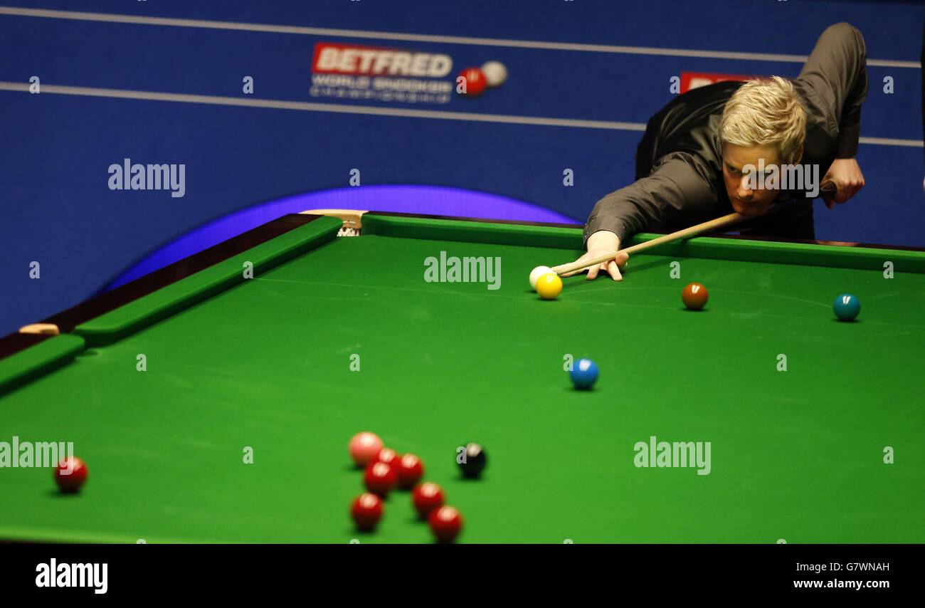 Snooker - Betfred World Championship - Day Three - Crucible Theatre. Neil Robertson during the Betfred World Championships at the Crucible Theatre, Sheffield. Stock Photo