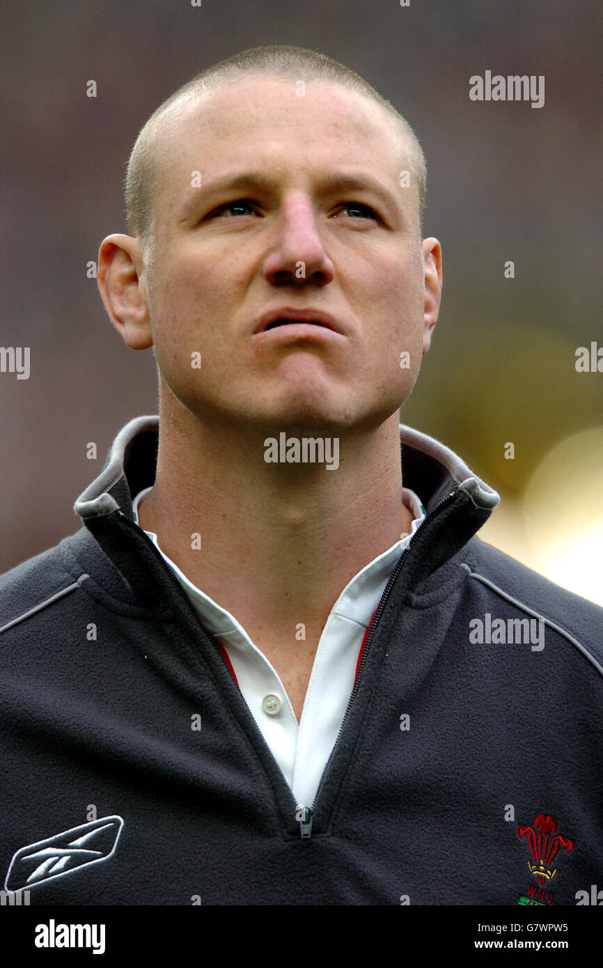 Brent Cockbain (Celtic Warriors) holds the ball as he is challeged during  the Celtic League match against Munster at Pontpridd Stock Photo - Alamy