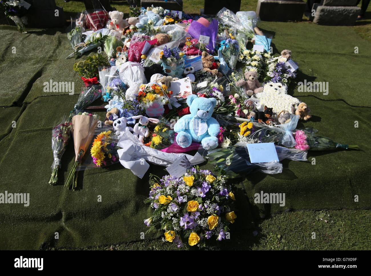 Funeral Flowers For Baby High Resolution Stock Photography And Images Alamy