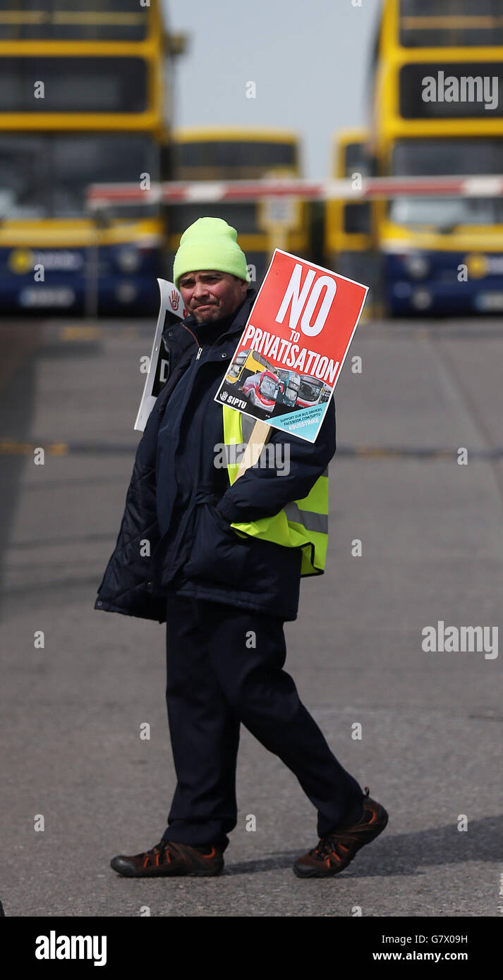 Members of the trade unions SIPTU and the National Bus and Rail Union (NBRU) on the picket line at Phibsboro Bus Depot as they take part in a 48 hour strike affecting Dublin bus and Bus Eireann services. Stock Photo
