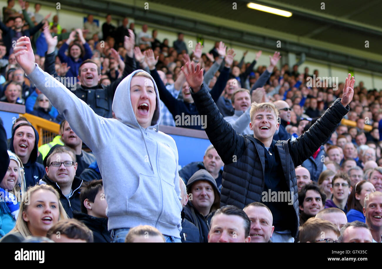 Page 9 - Everton Fans High Resolution Stock Photography and Images - Alamy