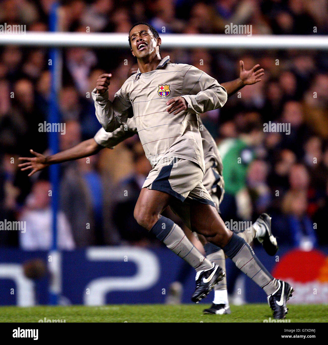 Barcelonas Ronaldinho Celebrates Goal Against High Resolution Stock Photography And Images Alamy
