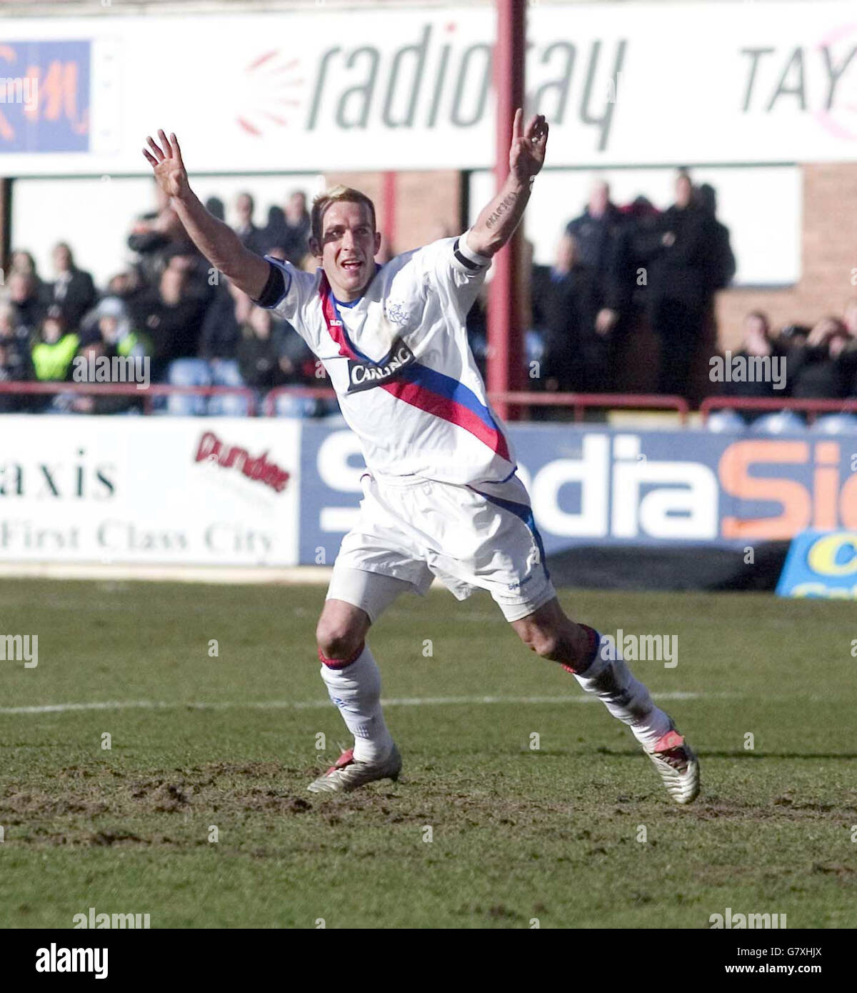 Fernando ricksen rangers hi-res stock photography and images - Alamy