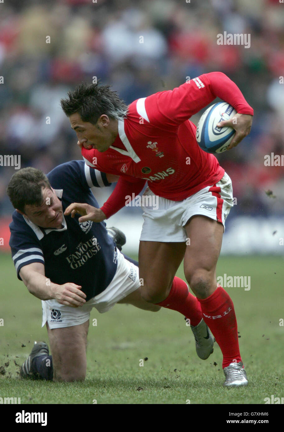 Rugby Union - RBS 6 Nations Championship 2005 - Scotland v Wales - Murrayfield Stadium Stock Photo