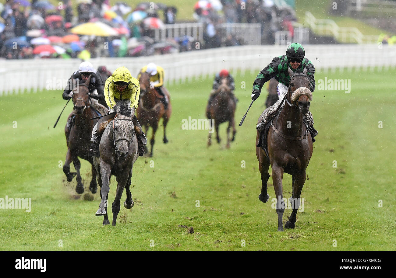 Clever Cookie ridden by Graham Lee wins The Boodles Diamond Ormonde Stakes, during the Boodles City Day of the Boodles May Festival at Chester Racecourse. Stock Photo