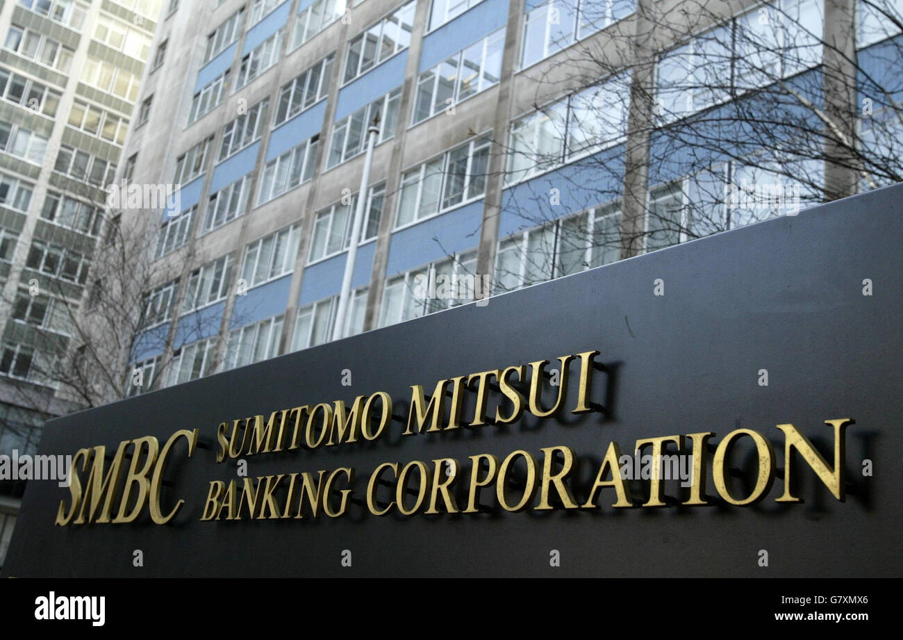 Sumitomo Mitsui Bank - Police foil electronic transfer crime Stock Photo