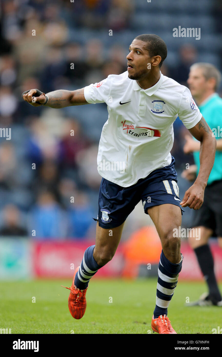 Soccer - Sky Bet League One - Play Off Semi Final - Second Leg - Preston North End v Chesterfield - Deepdale. Preston's Jermaine Beckford scores from long range Stock Photo