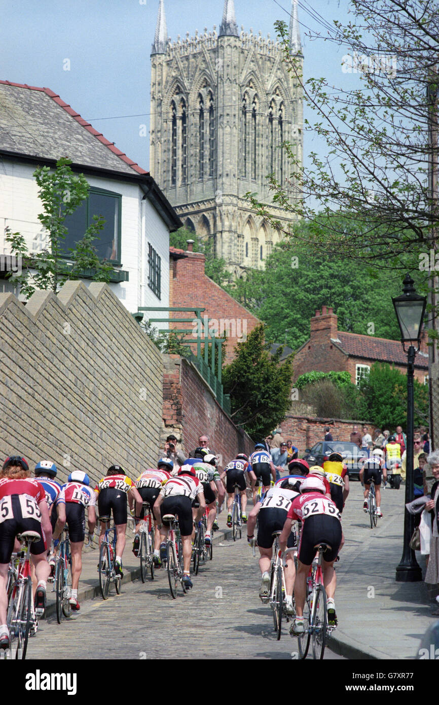 Cycling - 1991 Lincoln Grand Prix. Riders climb Michaelgate to the cathedral during the 1991 Lincoln Grand Prix. Stock Photo