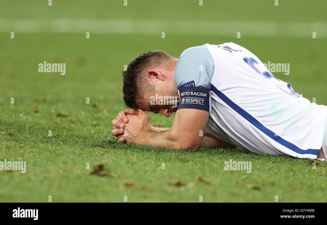 Nice, France. 27th June, 2016. Gary Cahill of England reacts after the Euro 2016 round of 16 football match between England and Iceland in Nice, France, June 27, 2016. Iceland won 2-1. © Bai Xuefei/Xinhua/Alamy Live News Stock Photo