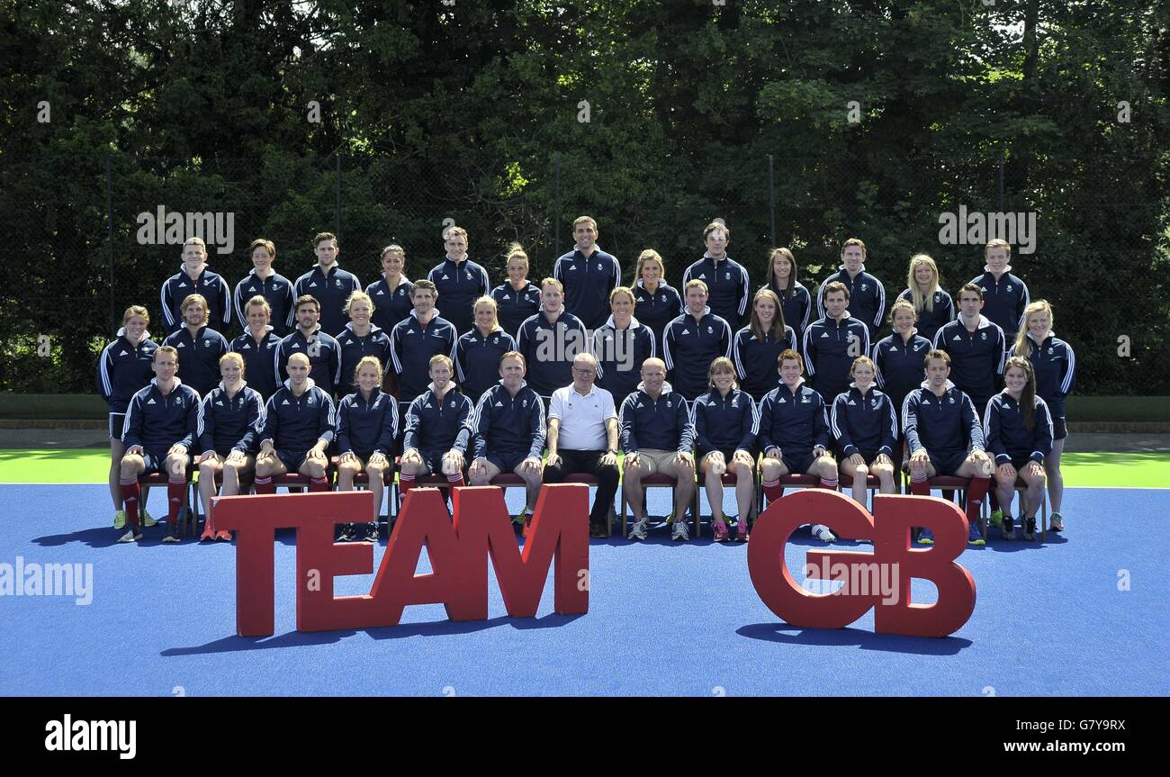 Bisham Abbey, Buckinghamshire, UK. 28th June, 2016. The complete mens and womens hockey teams with Mark England (TeamGB chef de mission Rio2016) in front row centre. TeamGB announces the hockey team for the Rio2016 Olympics. National Hockey Centre. Bisham Abbey. Buckinghamshire. UK. 28/06/2016. Credit:  Sport In Pictures/Alamy Live News Stock Photo