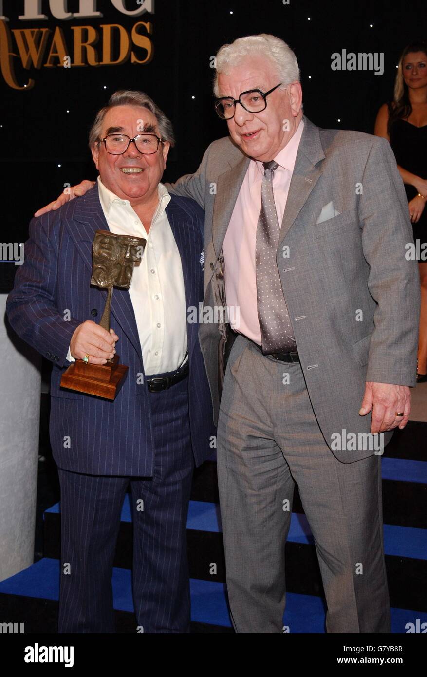 ronnie-corbett-left-receives-the-tric-special-award-hi-res-stock