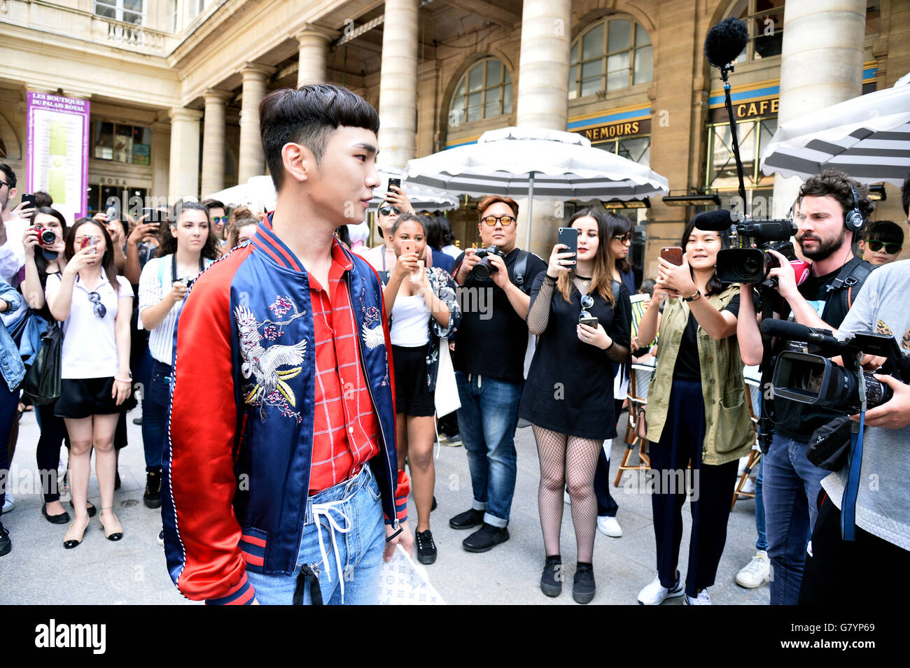 Streetstyle outside Louis Vuitton Show with Key of korean group SHINee,  Paris Fashion Week Men S/S 2017 Stock Photo - Alamy