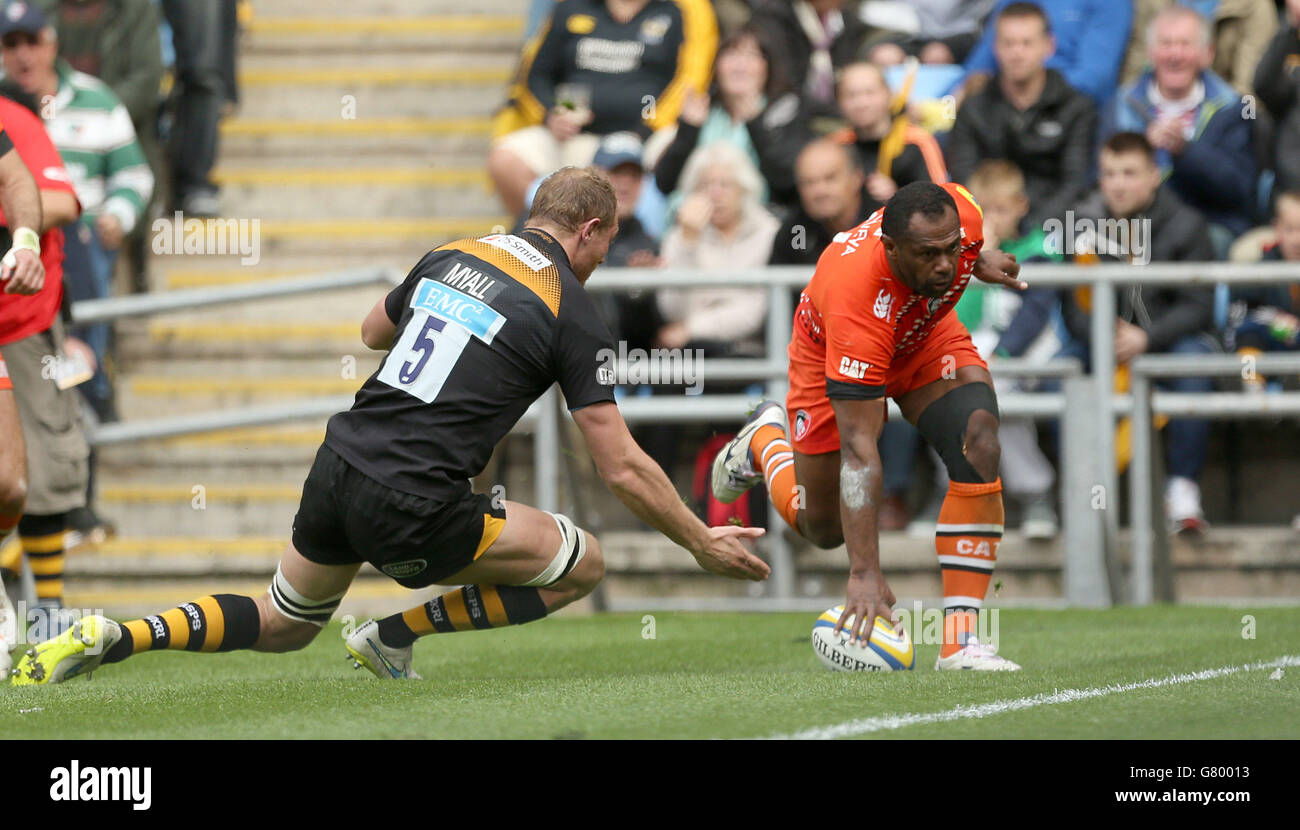 Leicester Tigers Vereneki Goneva score his side 2nd try during the Aviva Premiership match at the Ricoh Arena, Coventry. Stock Photo