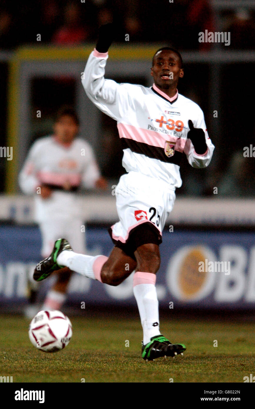 Kewullay conteh hires stock photography and images Alamy