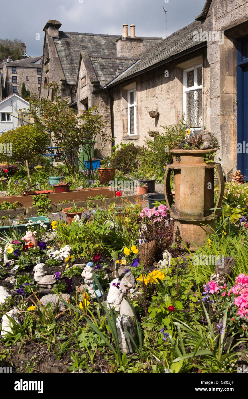 UK, Cumbria, Kendal, Highgate, Sandes Hospital, almshouse gardens in