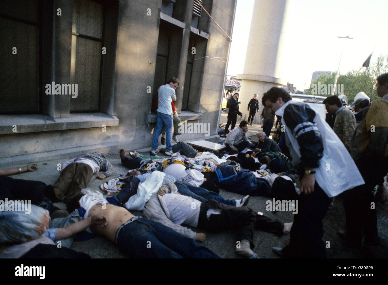 Soccer - European Cup - Final - Liverpool v Juventus - Heysel Stadium. The bodies of some of the 39 Juventus fans who died in the Heysel Stadium disaster are laid outside the ground Stock Photo