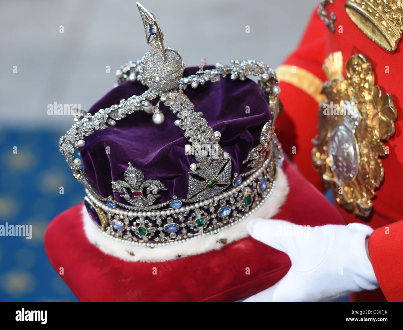 Шах виндзорам. Шах виндзорам. Принц чарльз виндзоры. Корона великобритания монархия. Герцог эдинбургский филипп корона сериал.