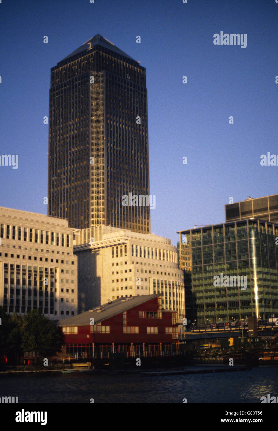 General Views of London. The Canary Wharf building in London's ...