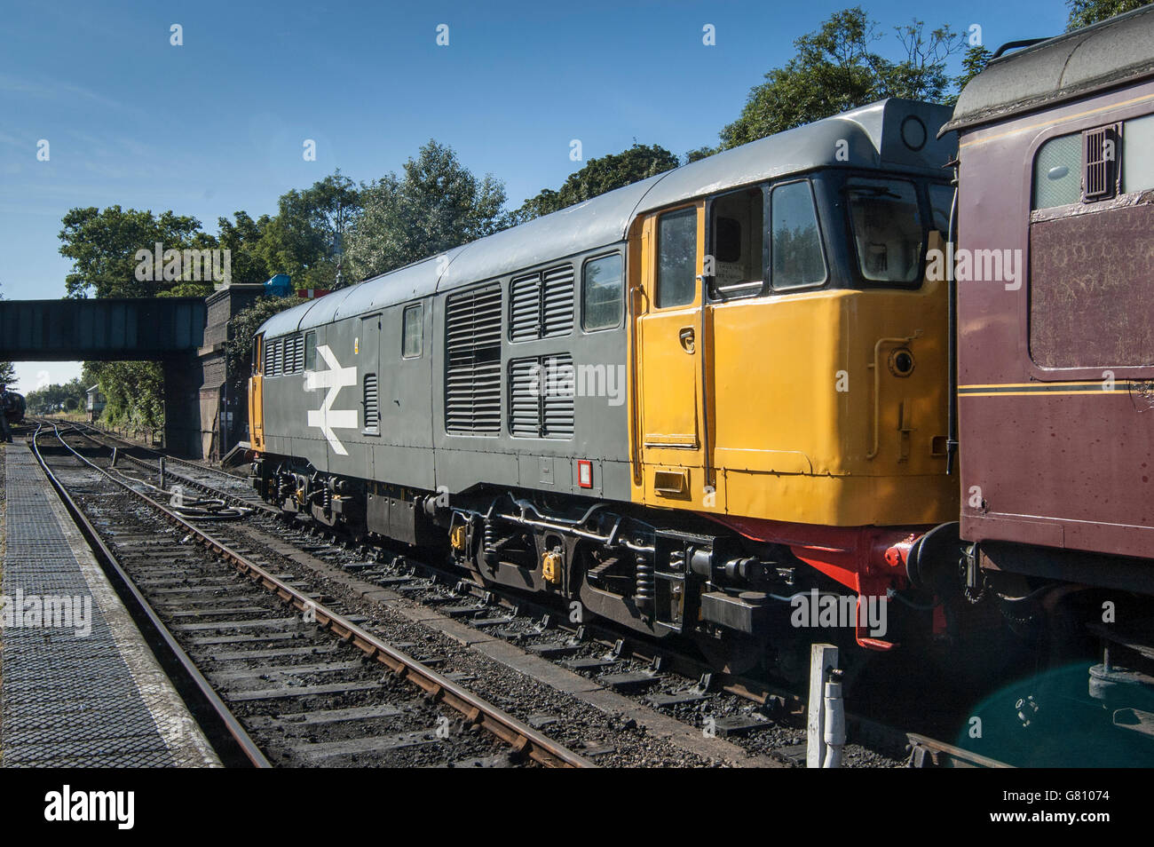 Class 31 Diesel pulls out of Sheringham station at the head of a vintage train Stock Photo