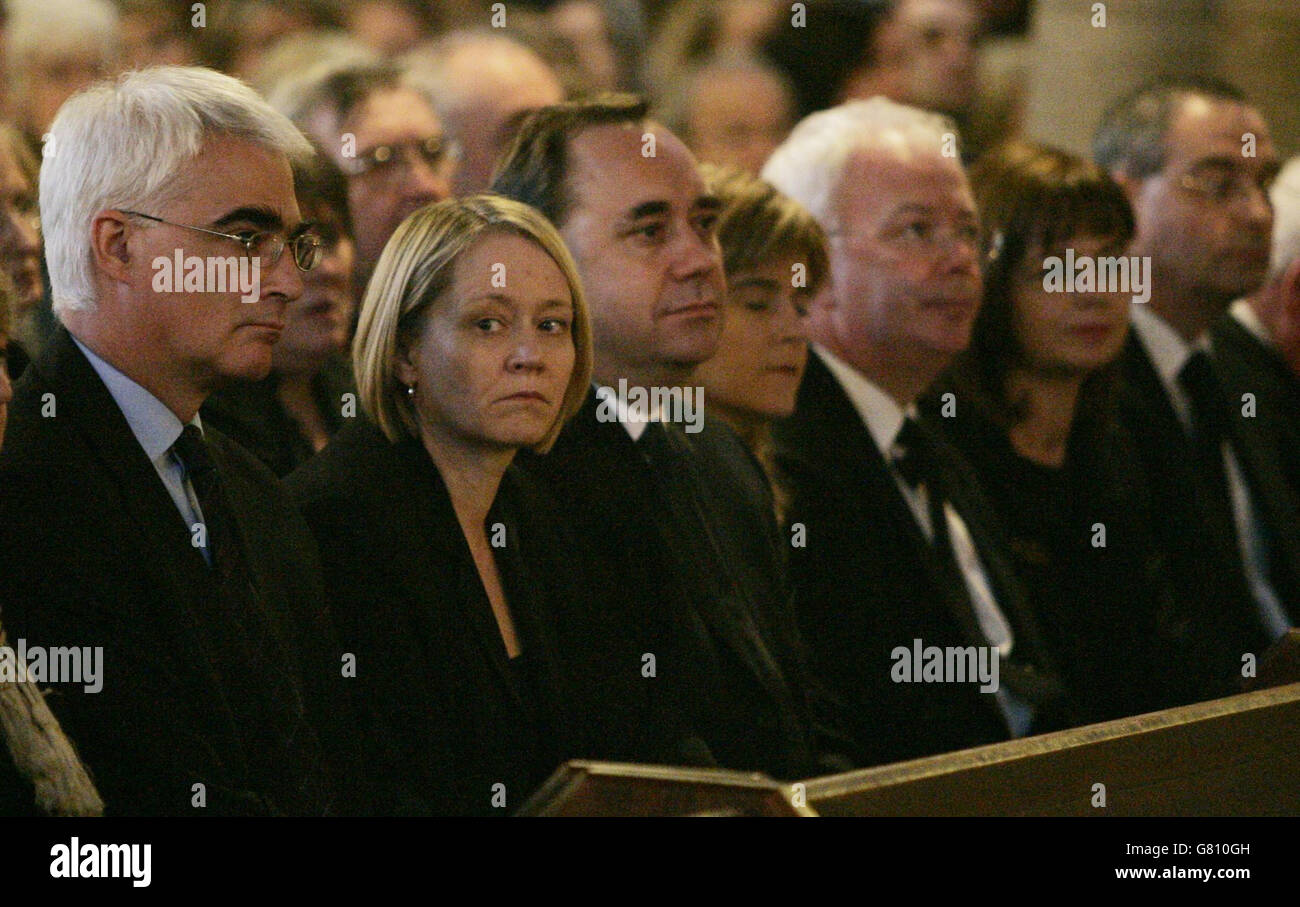(Left to right:) Alastair Darling MP, Cathy Jamieson MSP, Alex Salmond MP, Nicola Sturgeon MSP, Jim Wallace MSP during a Requiem Mass for Pope John Paul II who died on Saturday. Stock Photo