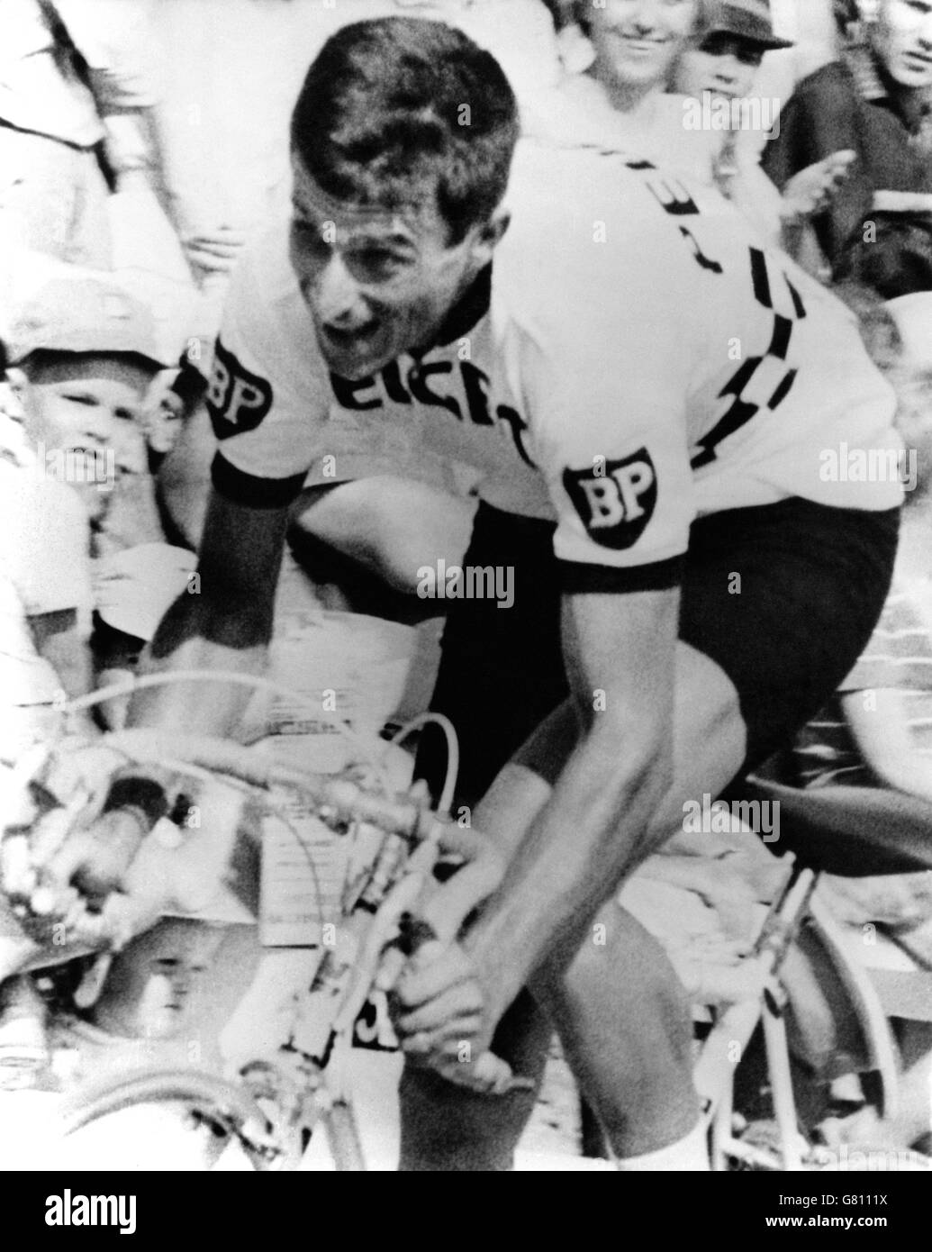 Cycling. Tommy Simpson hurtles towards the finish line Stock Photo