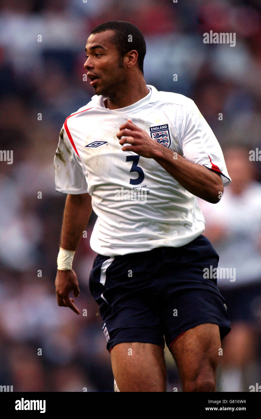 Soccer - FIFA World Cup 2006 Qualifier - Group Six - England v Northern Ireland - Old Trafford. Ashley Cole, England Stock Photo