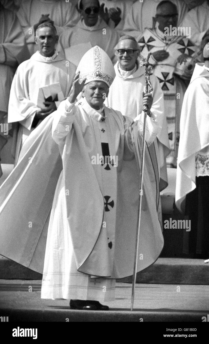 Pope John Paul II blesses the 70,000 crowd. Stock Photo
