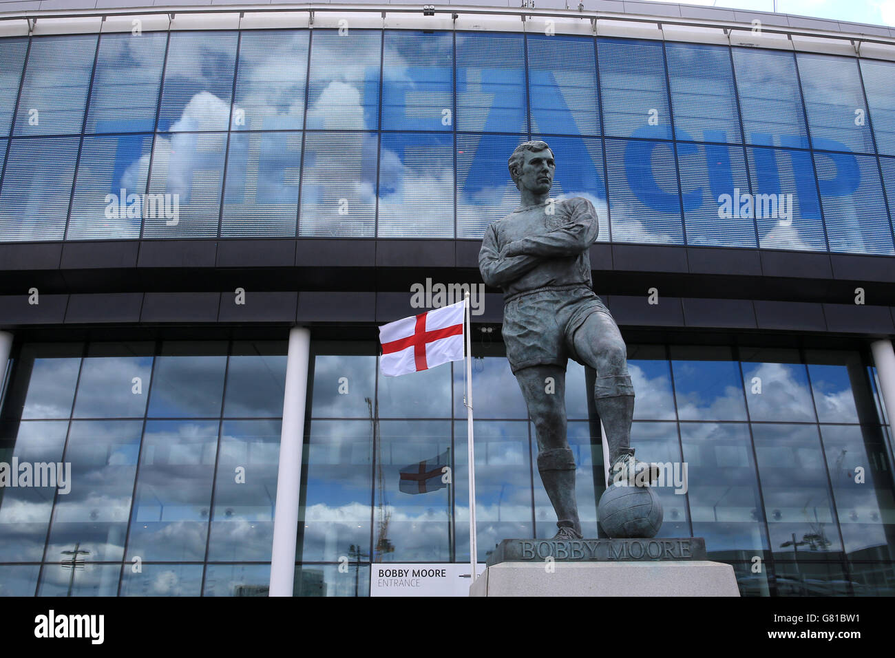 A view bobby moore statue wembley stadium hires stock photography and images Alamy