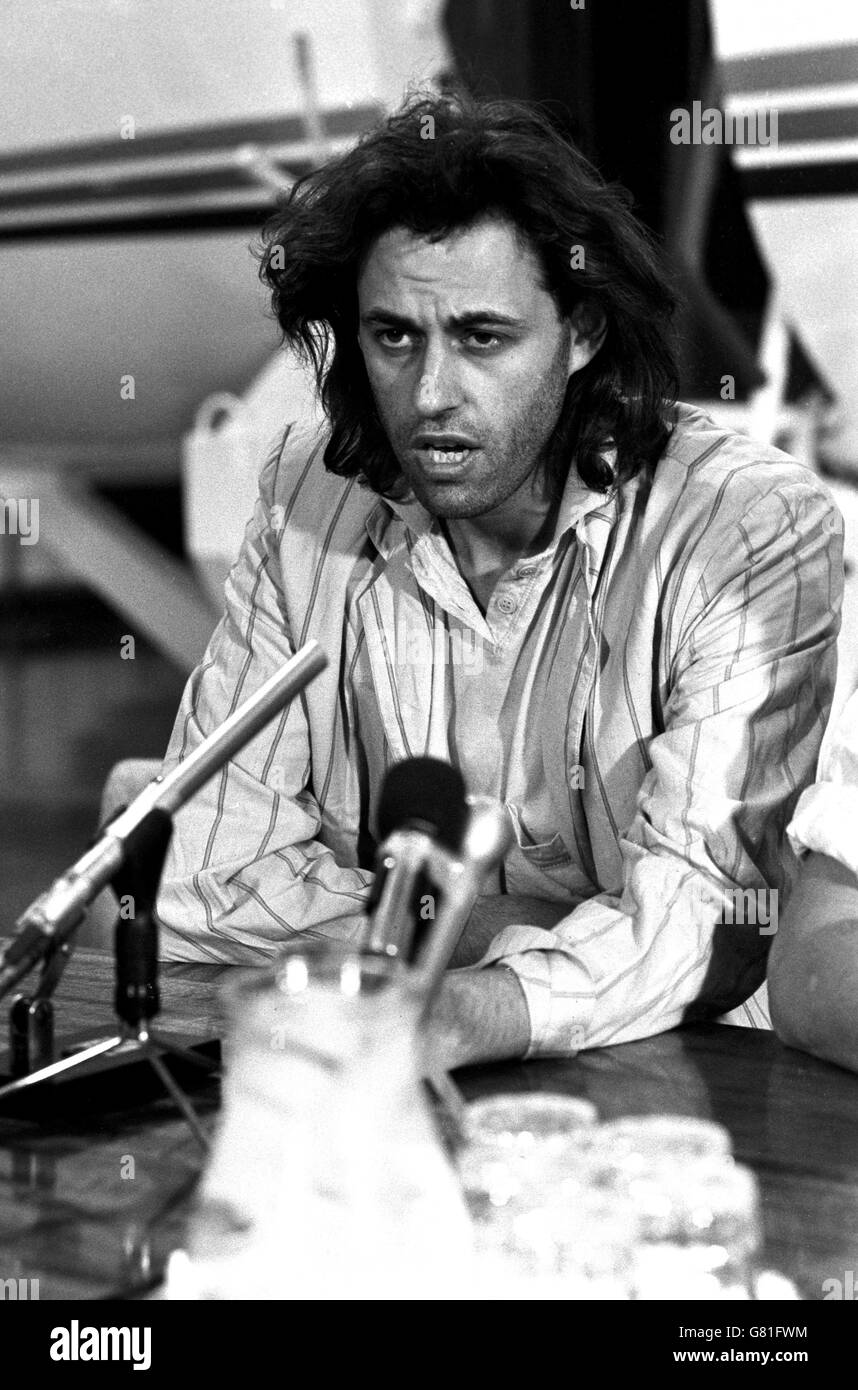 Bob Geldof - Press Conference - British Aerospace. Pop star Bob Geldof after his return from a 12 day tour of the African famine belt. Stock Photo