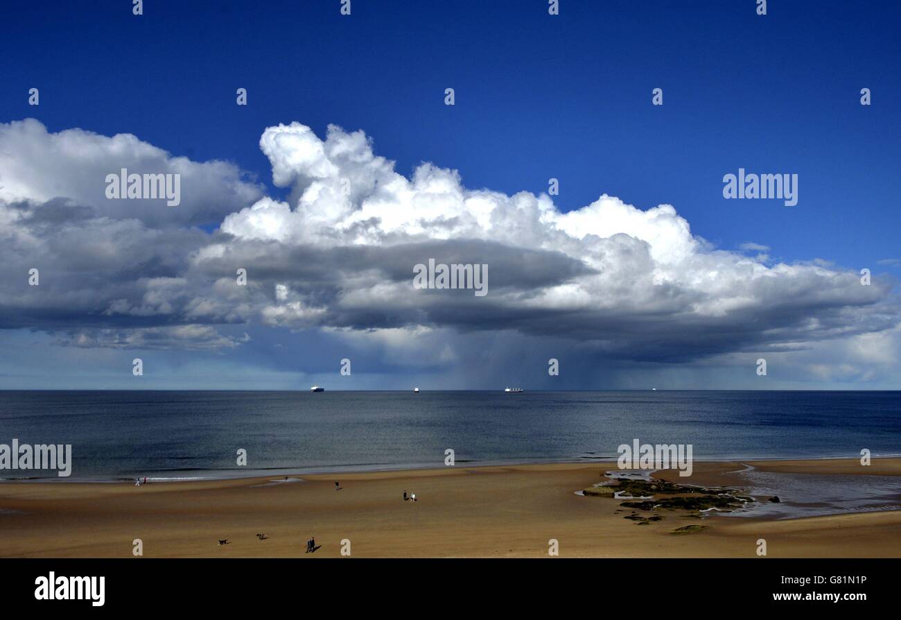 Storm clouds at tynemouth on the north east coast hires stock