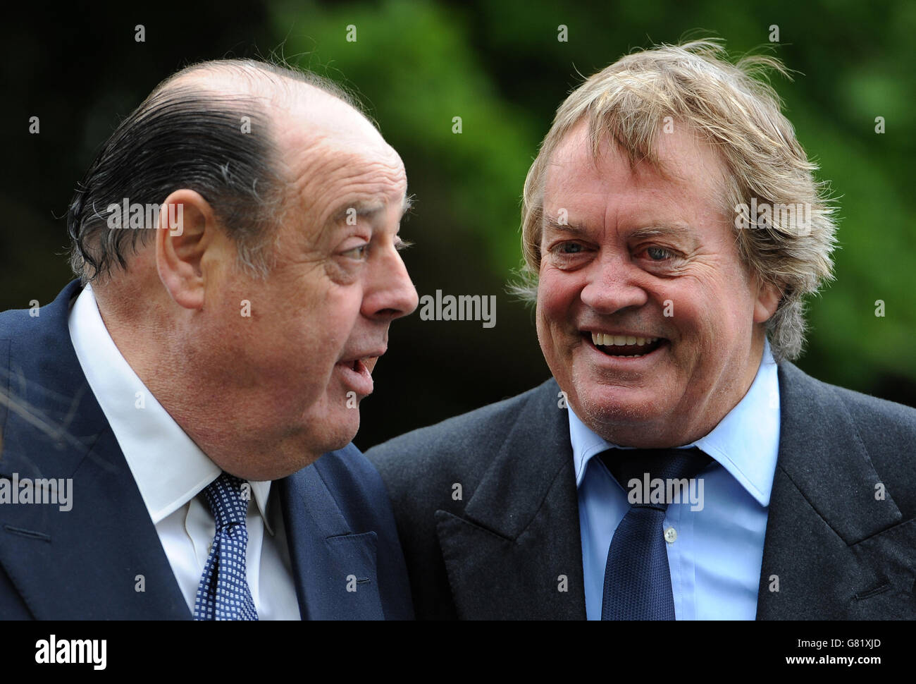 Sir Nicholas Soames MP (left) and his cousin The Duke of Marlborough, Jamie Spencer-Churchill before the unveiling of a bust of Sir Winston Churchill in the grounds of Blenheim Palace, Oxfordshire. Stock Photo