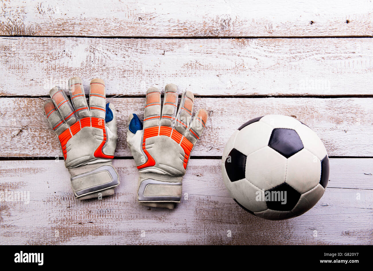 Soccer goalie gloves hires stock photography and images Alamy
