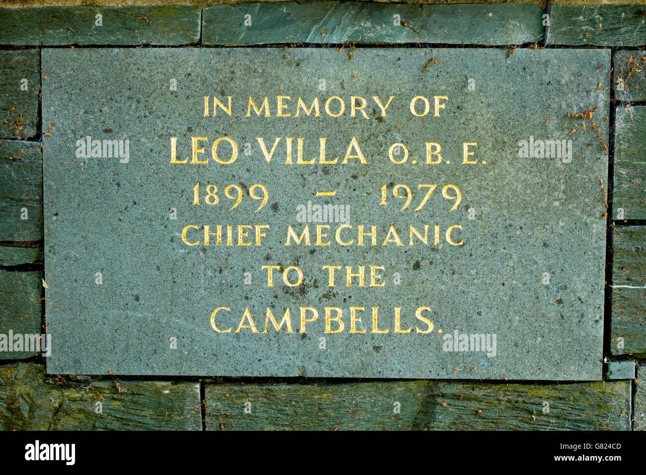 Memorial to Leo Villa OBE Chief mechanic to Sir Malcolm Campbell and his son Donald for their Land and Water World Speed Records Stock Photo
