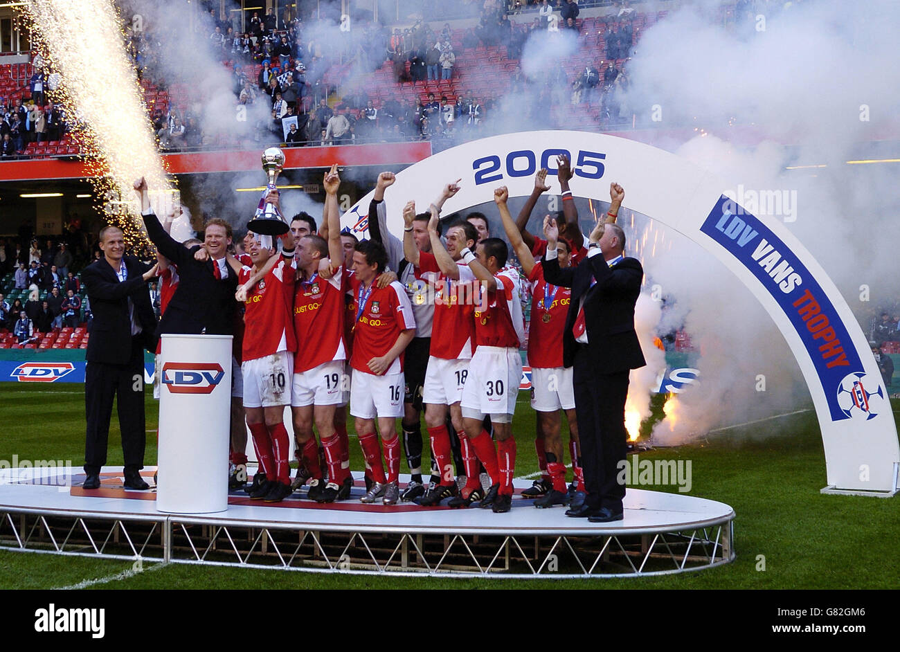 Soccer - LDV Vans Trophy - Final - Southend United v Wrexham - Millennium  Stadium Stock Photo - Alamy