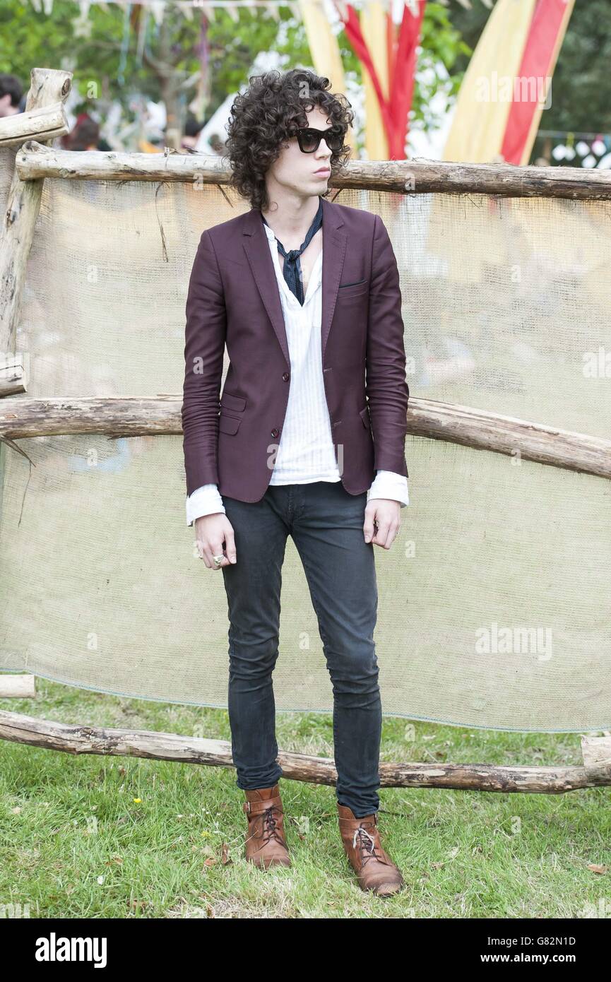 festival-fashion-on-day-one-of-the-isle-of-wight-festival-2015