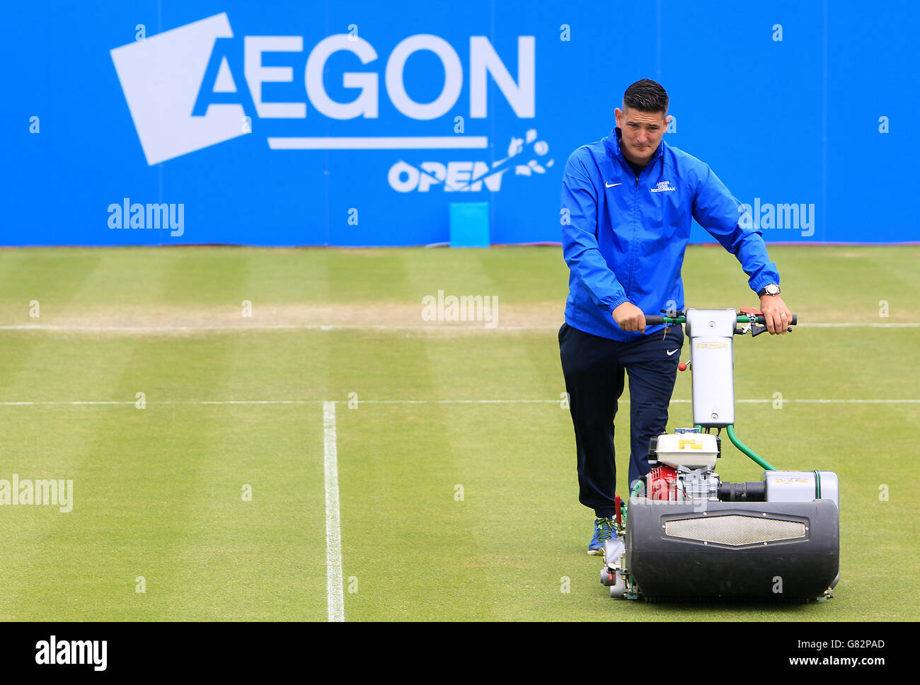 Tennis - 2015 Aegon Open Nottingham - Day Five - Nottingham Tennis Centre. Ground staff mow Centre Court prior to the start of play Stock Photo