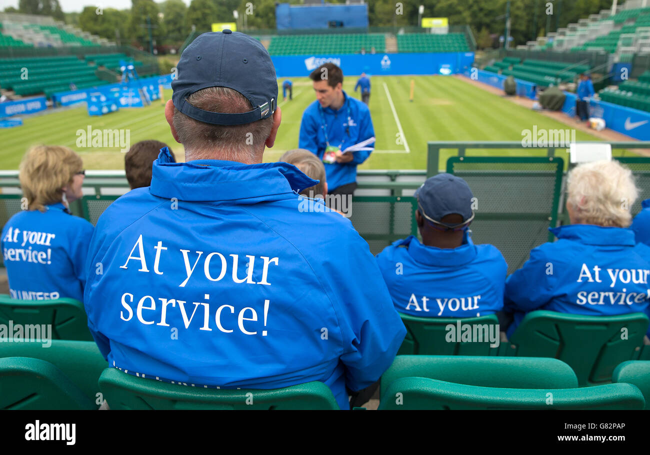 Tennis - 2015 Aegon Open Nottingham - Day Five - Nottingham Tennis Centre. Volunteers receive a briefing over looking centre court Stock Photo