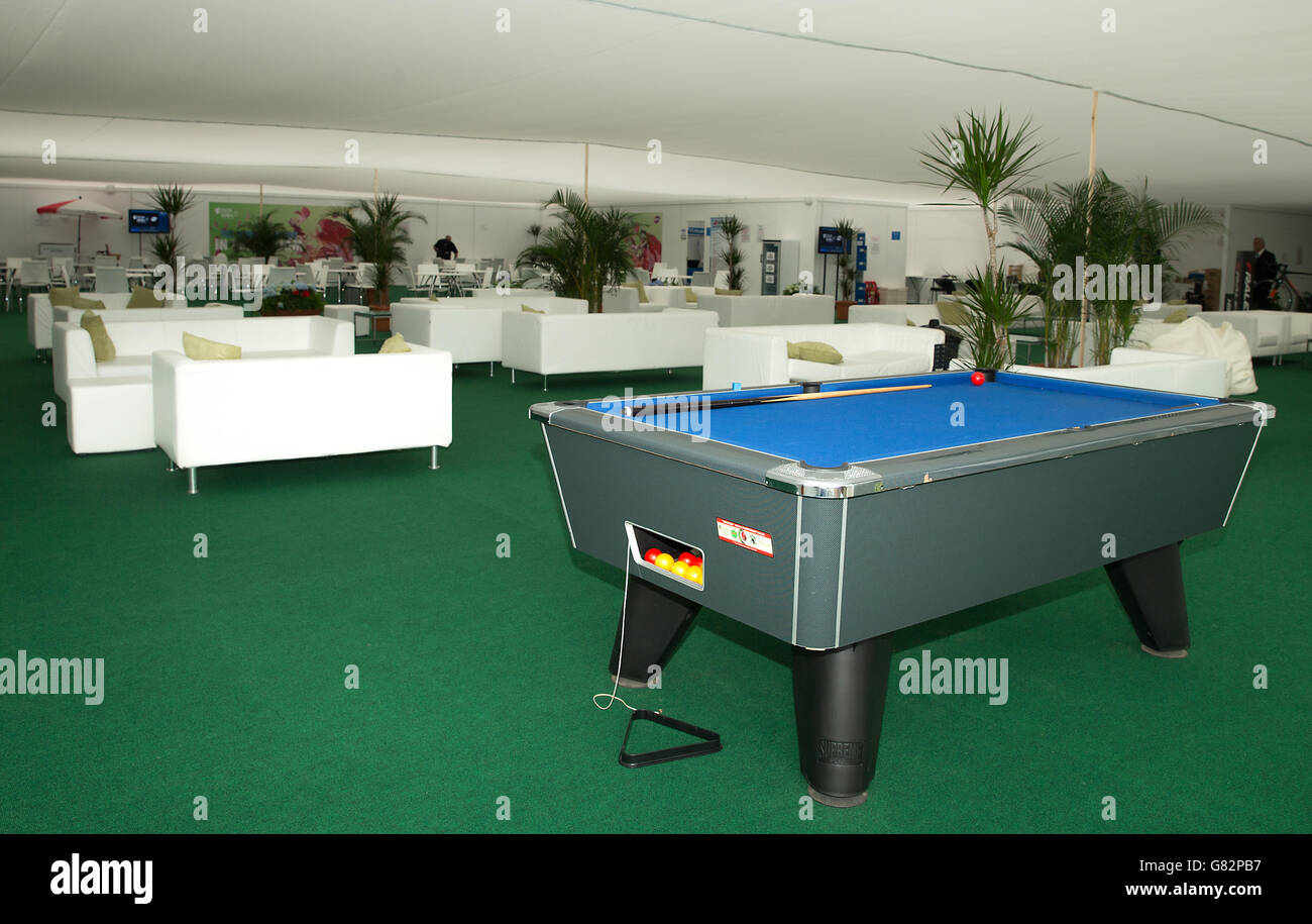 Table tennis table and centre hi-res stock photography and images - Alamy