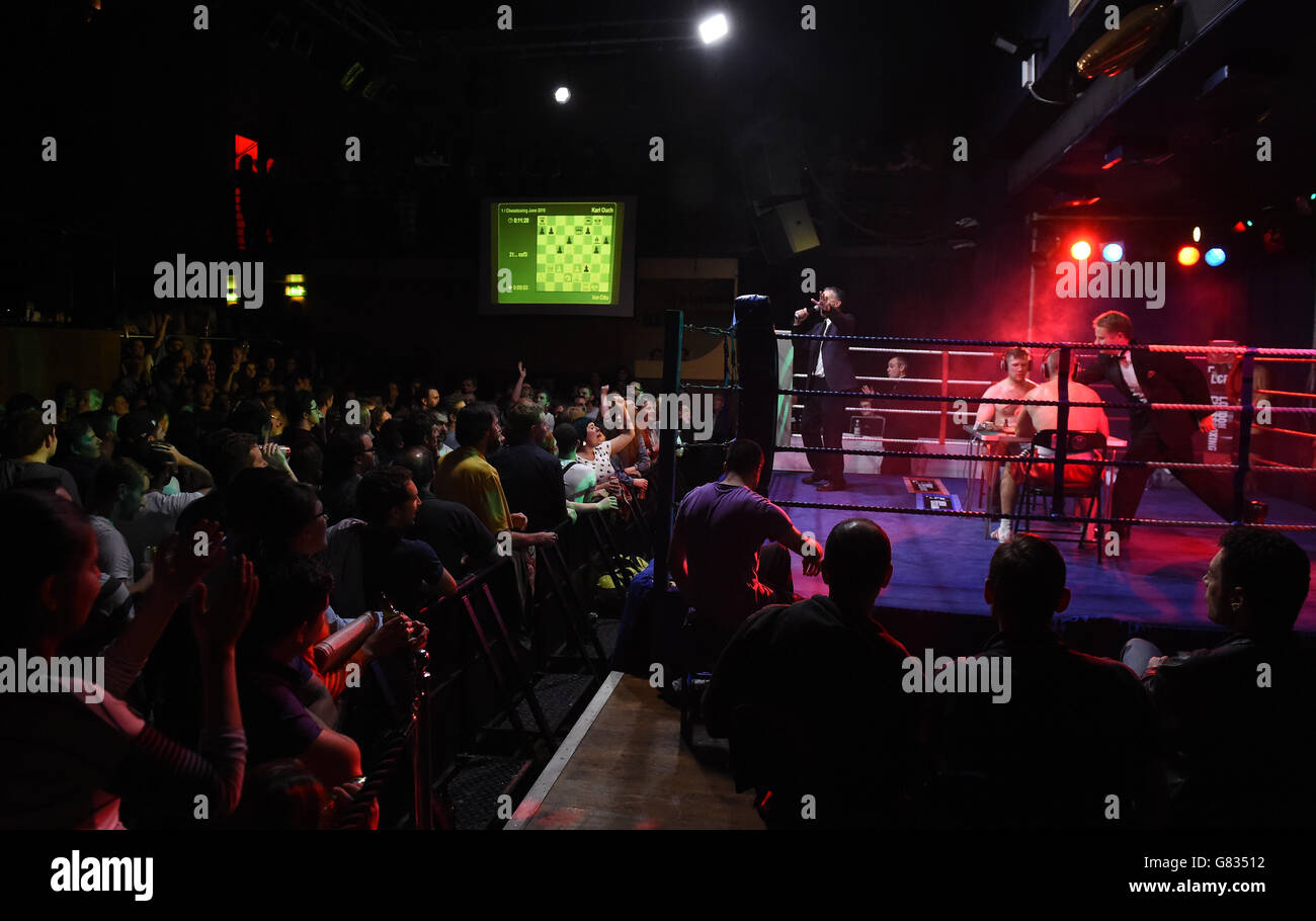 Chess boxing chessboxing lcb london ampics fans supporters crowd hi-res  stock photography and images - Alamy