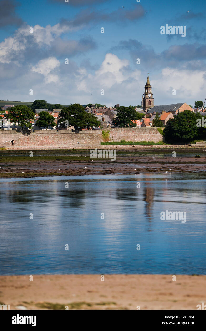 Berwick upon Tweed, England's most northern town surrounded by its Elizabethan town walls. Stock Photo