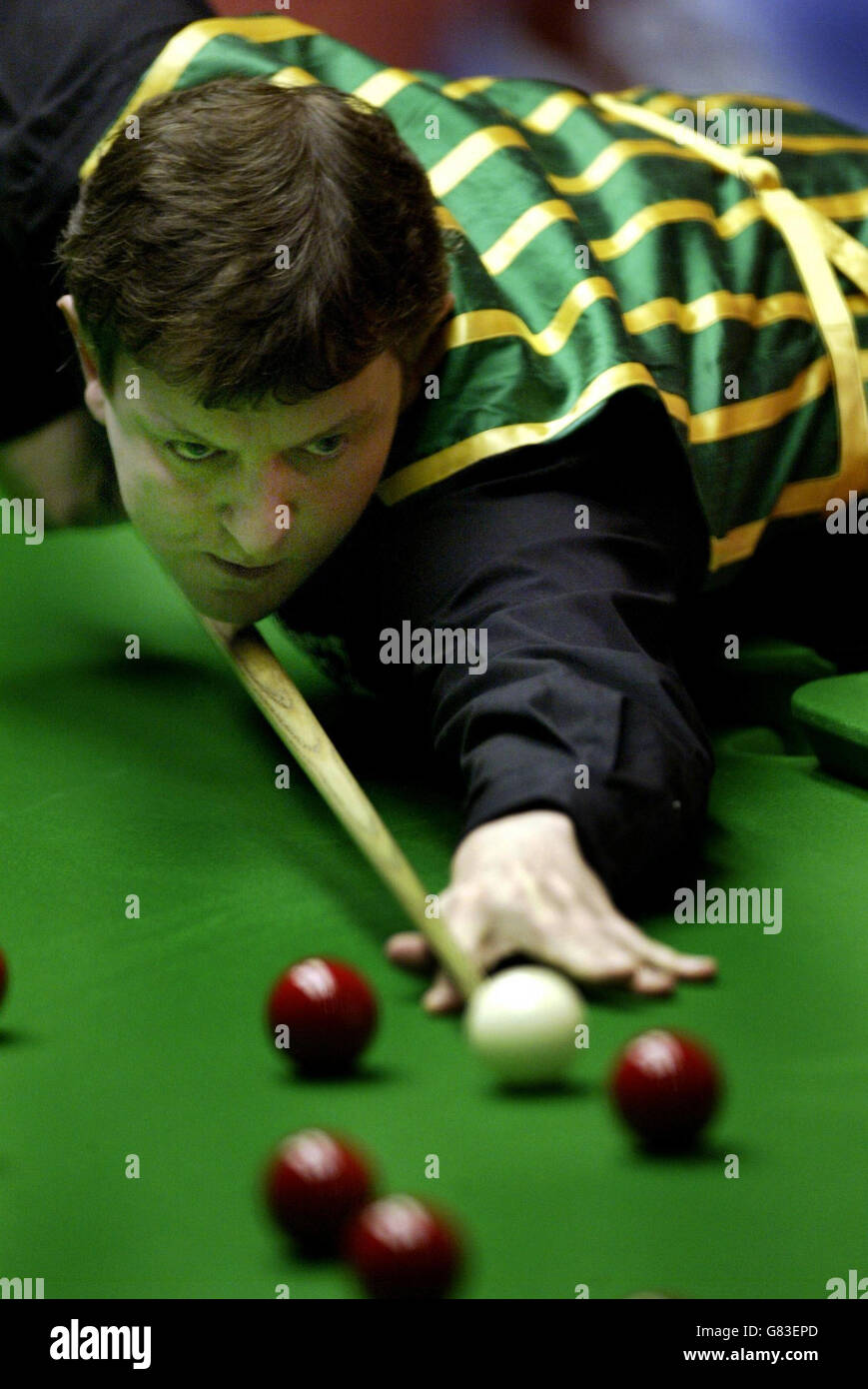 Snooker - Embassy World Championship 2005 - First Round - Barry Pinches v Ken Doherty - The Crucible. Barry Pinches in action against Ken Doherty during the first round. Stock Photo