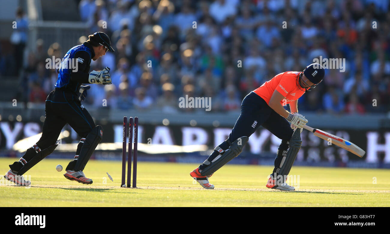 England S Jonny Bairstow Is Bowled By New Zealand S Mitchell Santner Stock Photo Alamy