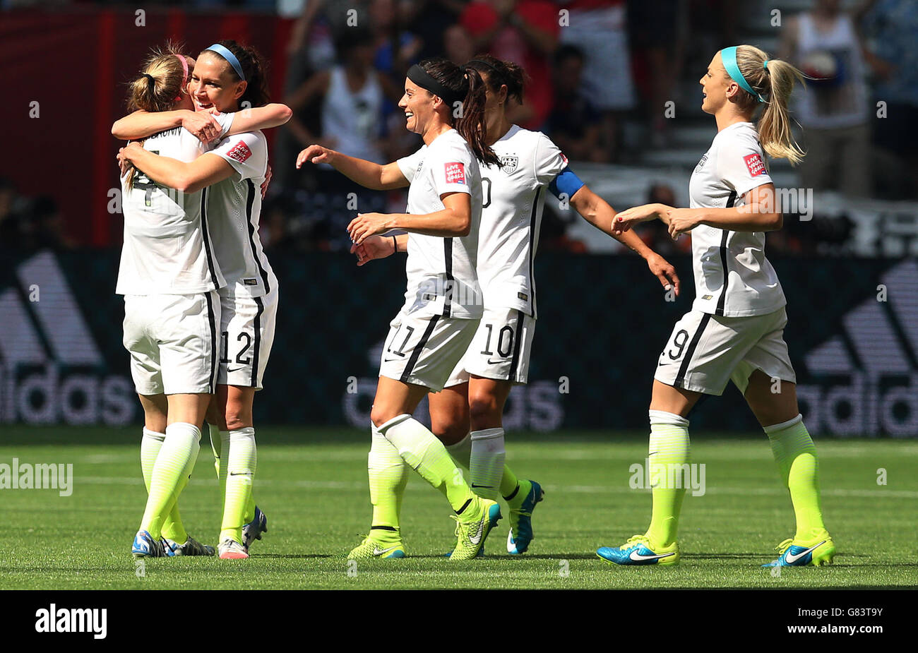 voyeur girl soccer team