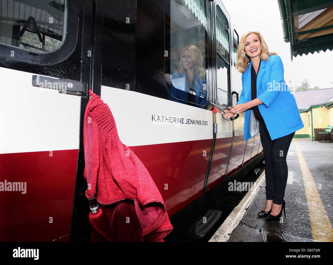 Welsh singer Katherine Jenkins unveils a Snowdon Mountain Railway carriage named after her at Llanberis Station, Gwynedd, north Wales. Stock Photo