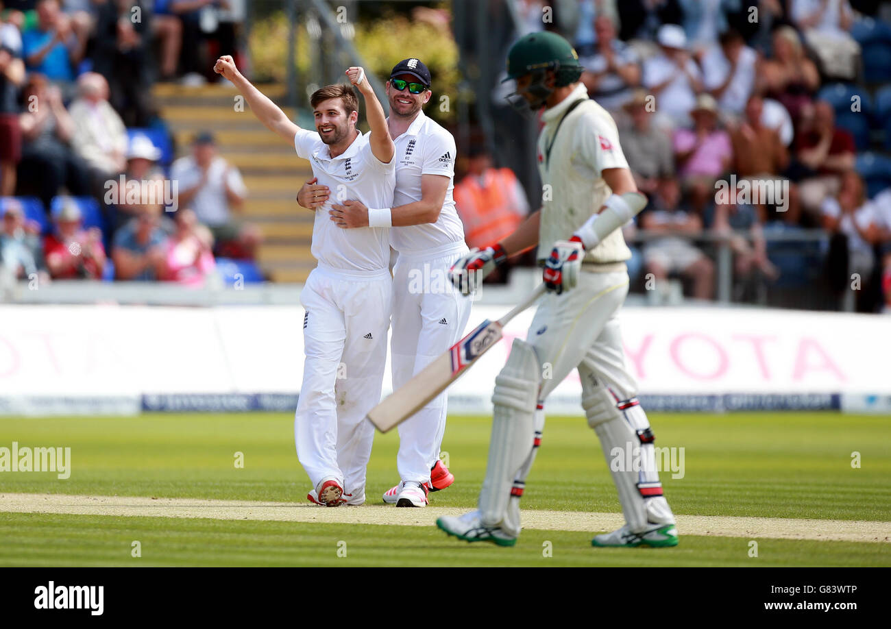 England's Mark Wood celebrates the wicket of Australia's Nathan Lyon ...