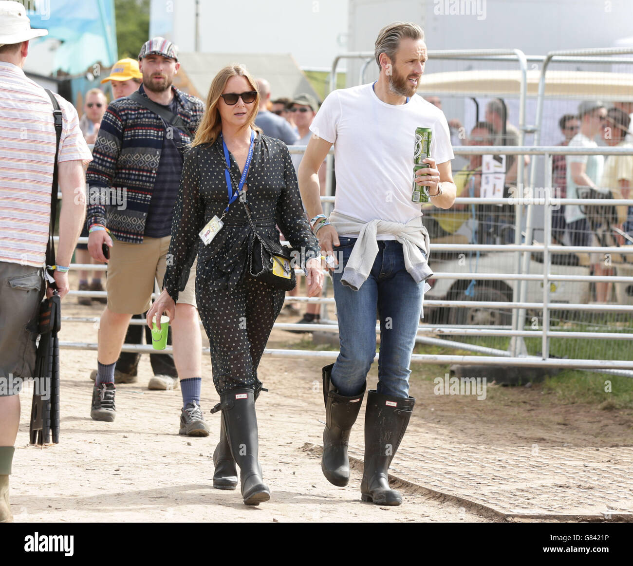 Stella McCartney and husband Alasdhair Willis on the school run in London  Featuring: Stella McCartney,Alasdhair Willis,Reiley Willis Where: London,  United Kingdom When: 30 Apr 2013 Stock Photo - Alamy