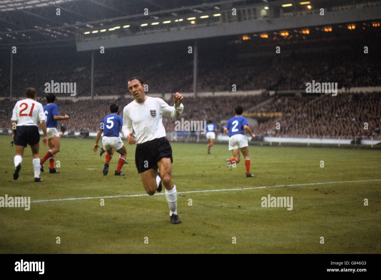 soccer-fifa-world-cup-england-1966-group-one-england-v-france-wembley-G846G3.jpg